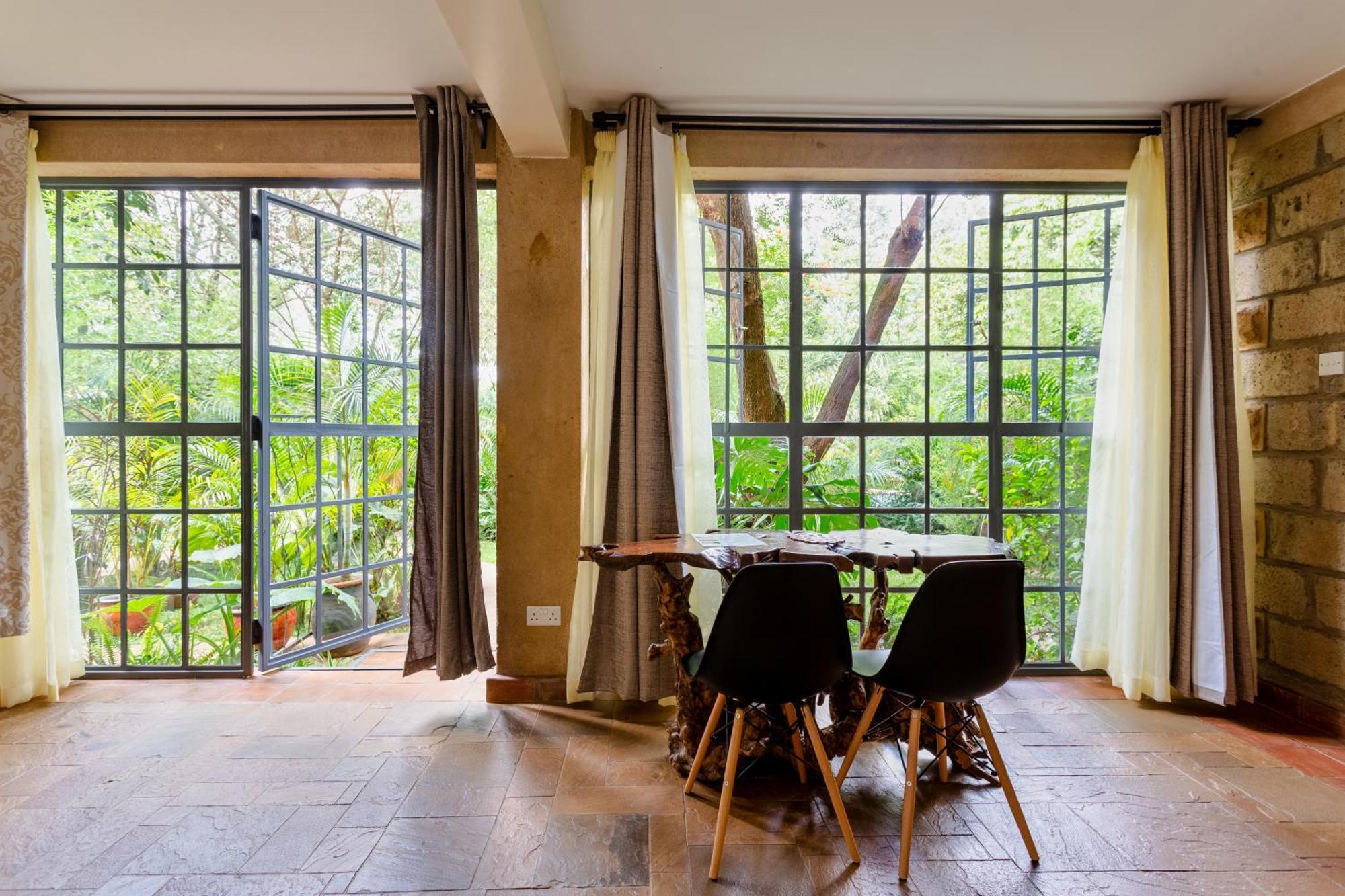 Apartamento The Jungle Oasis With Heated Pool Nairobi Exterior foto