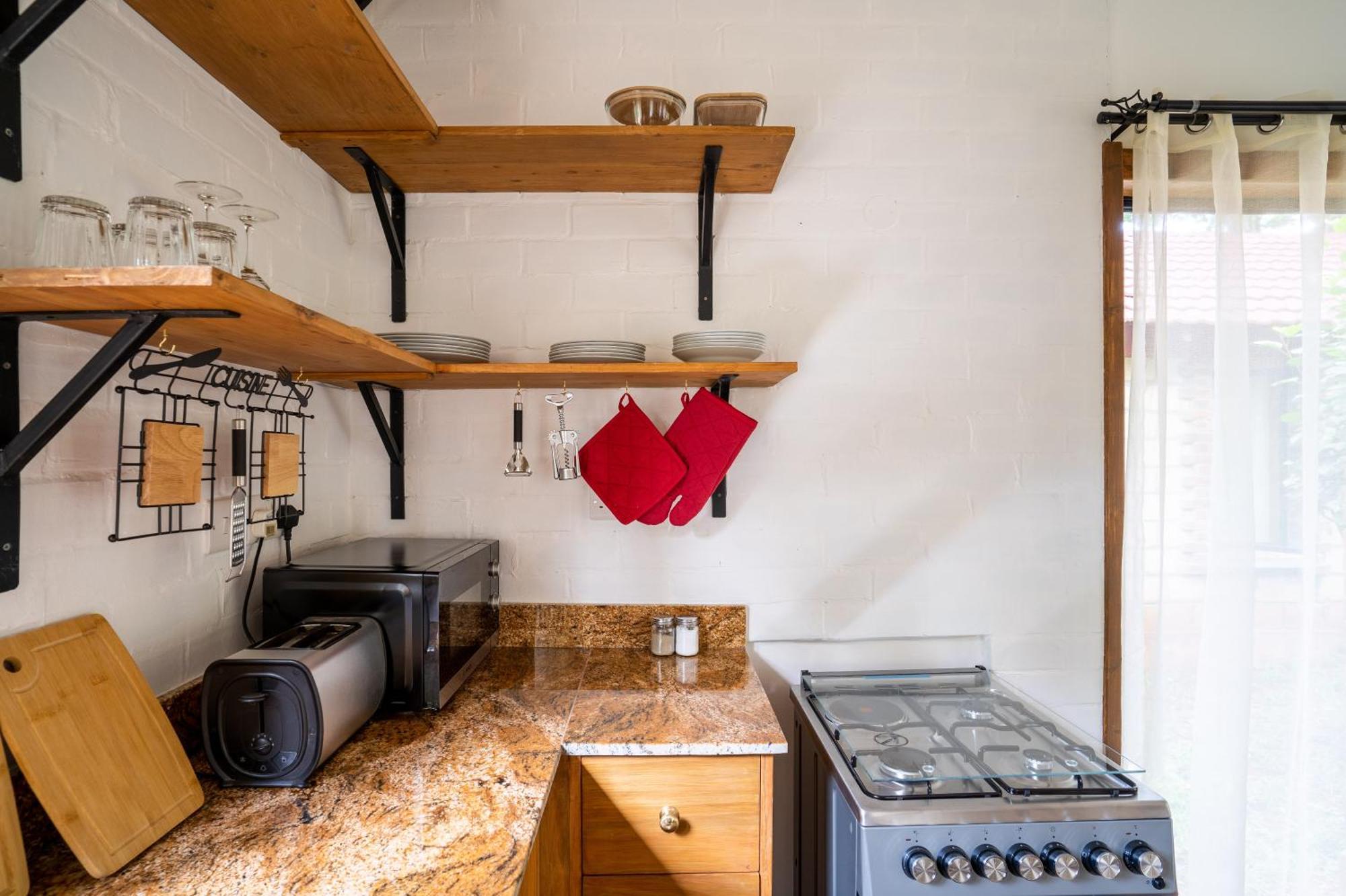 Apartamento The Jungle Oasis With Heated Pool Nairobi Exterior foto